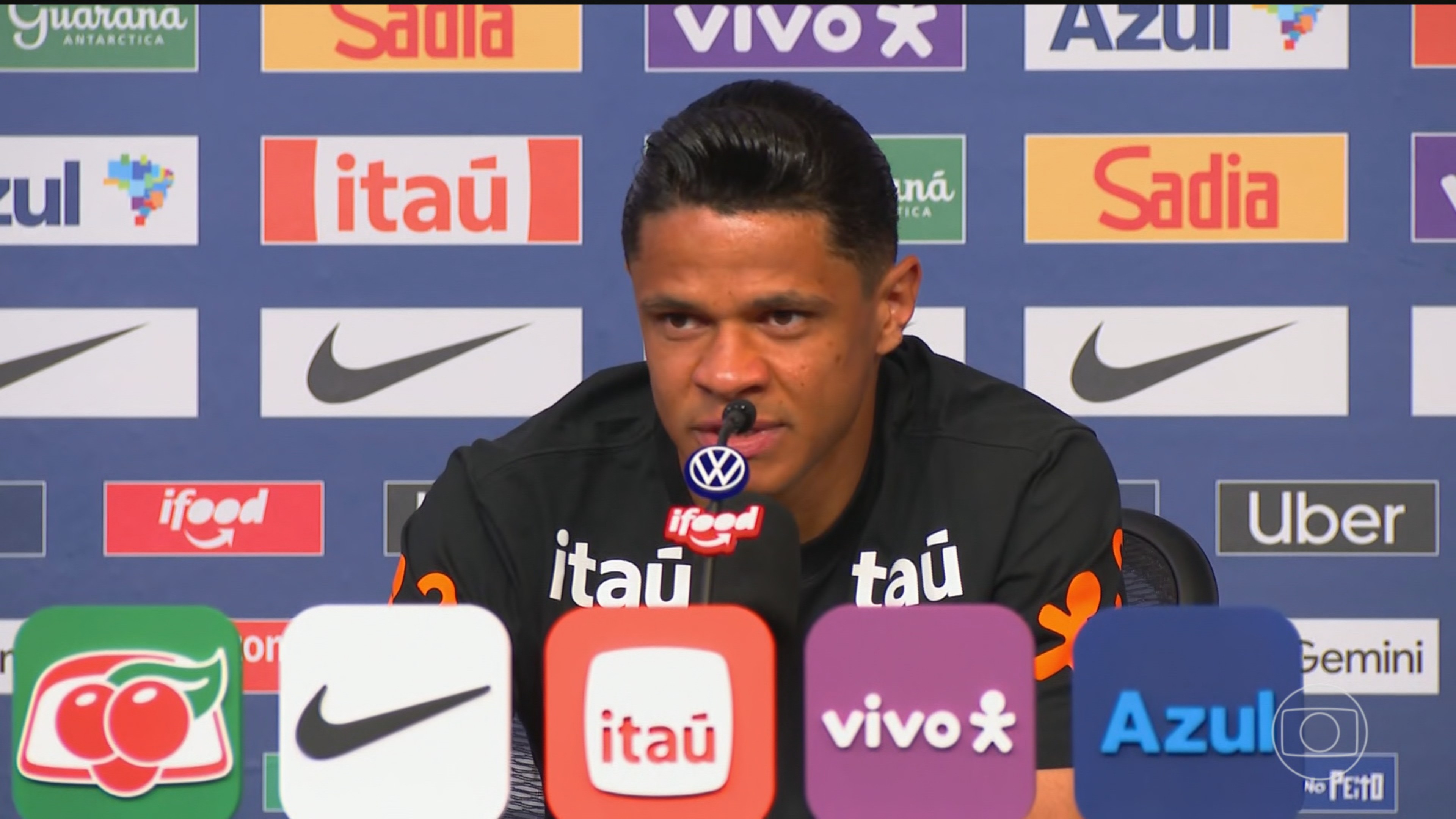 Douglas Santos ficou quase uma década sem defender a Seleção até chance dada por Carlo Ancelotti