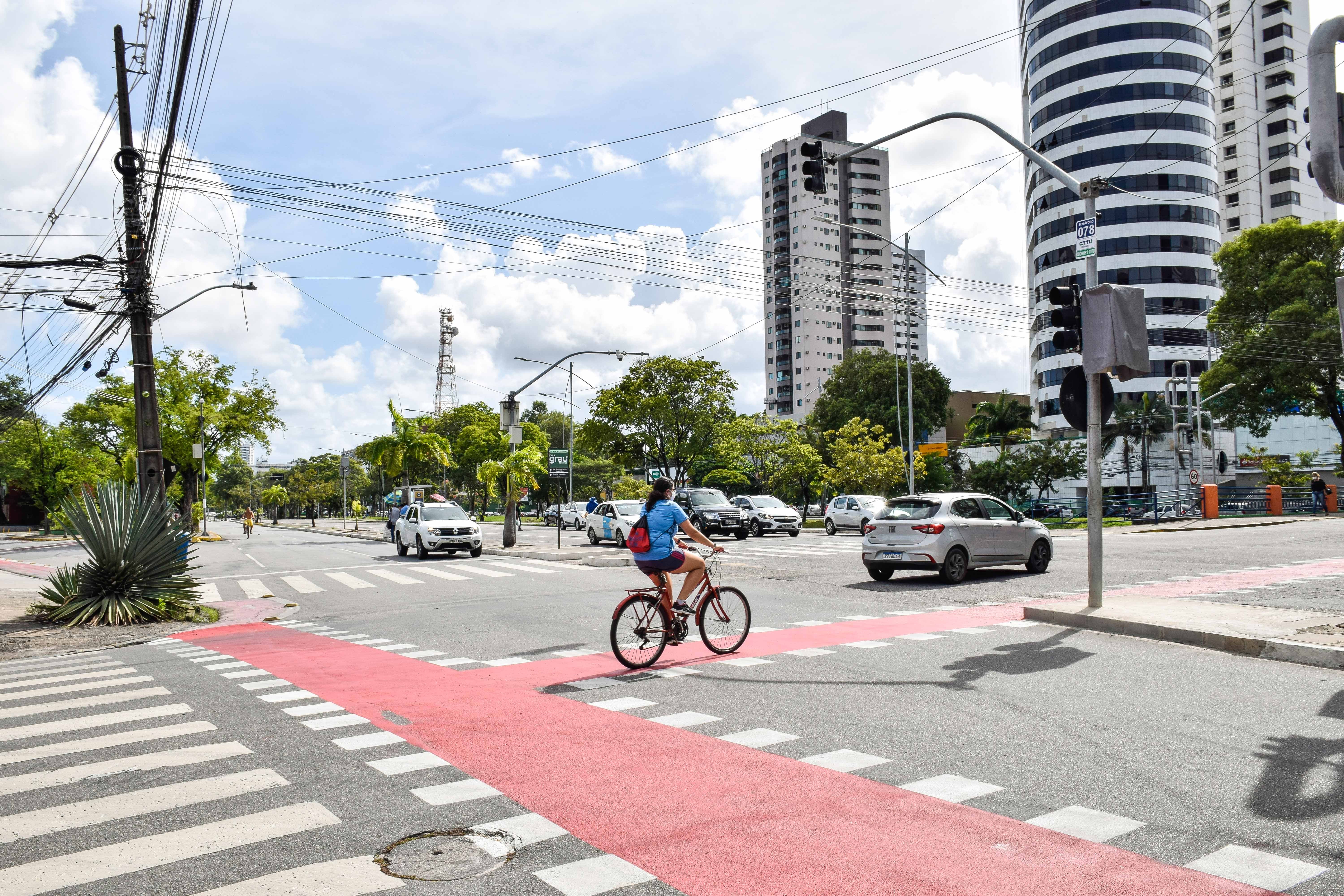 Patinetes e motos elétricas são permitidos em ciclovias? Veja quem pode usar e regras no Recife