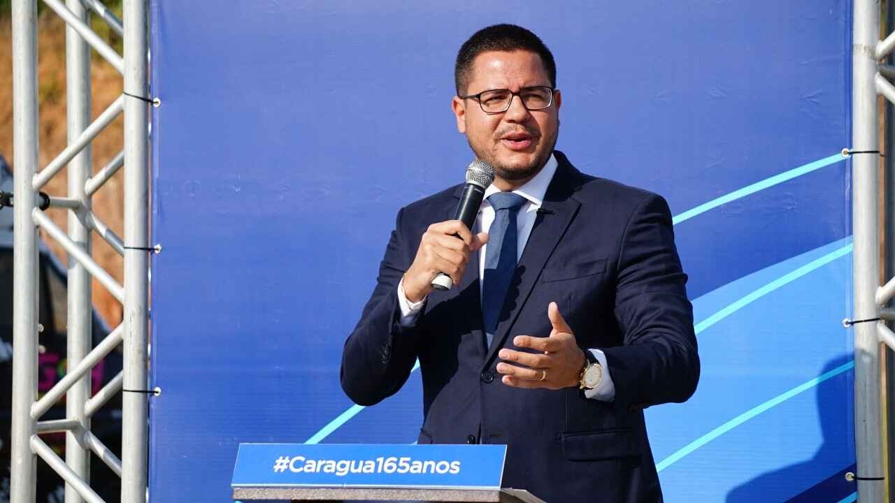 Justiça determina bloqueio de bens do prefeito de Caraguatatuba, Aguilar Júnior (PL), no valor de R$ 5,7 milhões; entenda