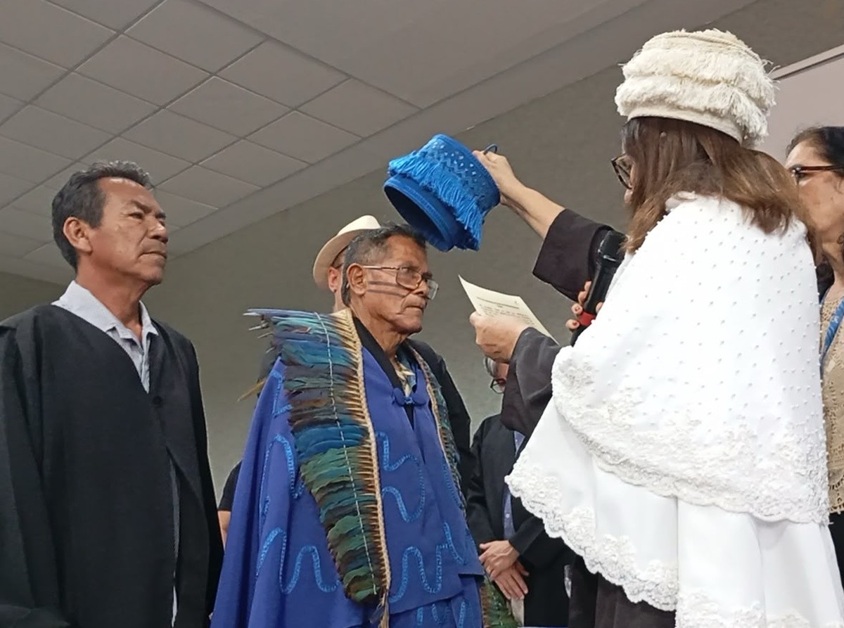 
Capitão Potiguara recebe título de Doutor Honoris Causa na UFPB: ‘Universidade tem muito a aprender com os povos indígenas’ 