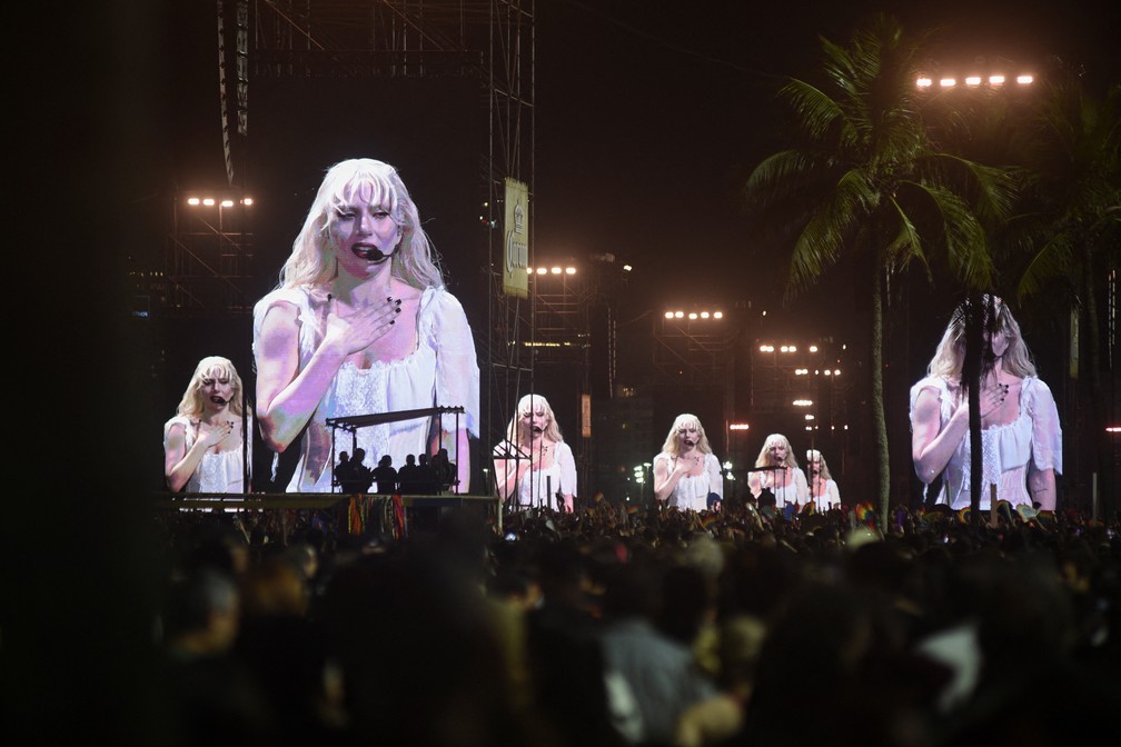 Lady Gaga faz show histórico na Praia de Copacabana, no Rio de Janeiro — Foto: REUTERS/Tita Barros