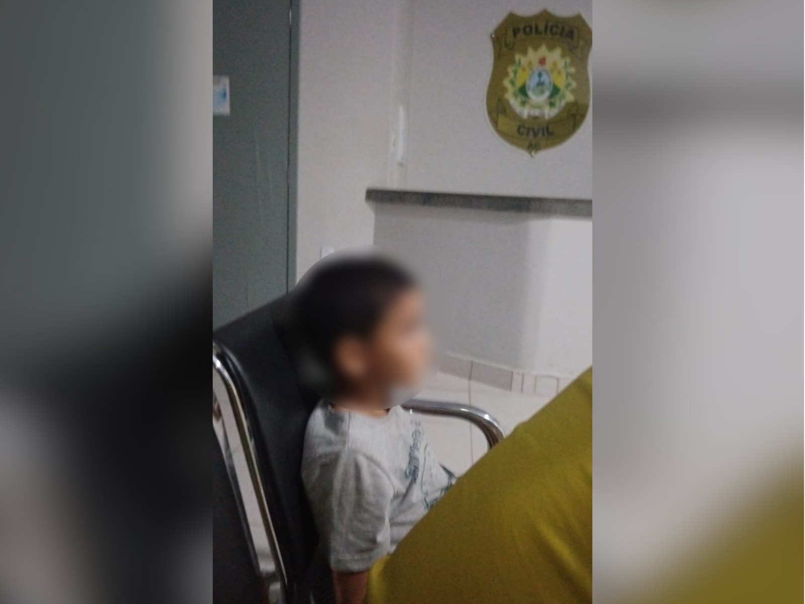 Mãe diz que criança de 7 anos foi mantida mais de 2h em delegacia no AC: ‘Nunca tinha pegado nada de ninguém’