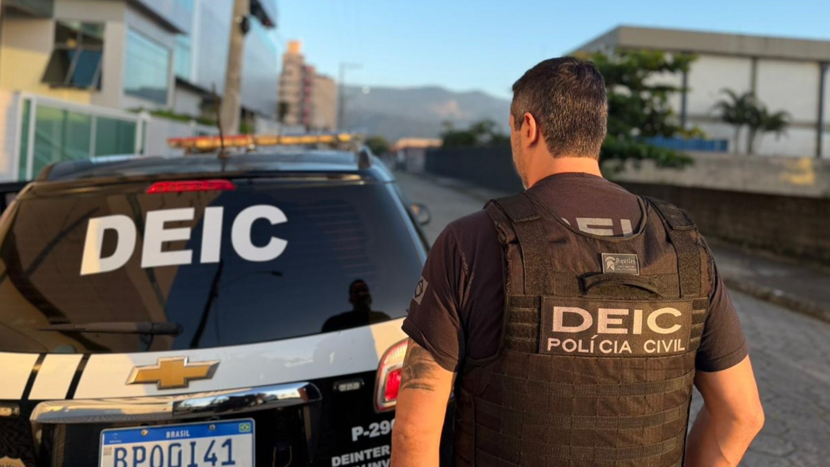 Operação da Polícia Civil prende três suspeitos de integrar a facção criminosa PCC no Vale e região