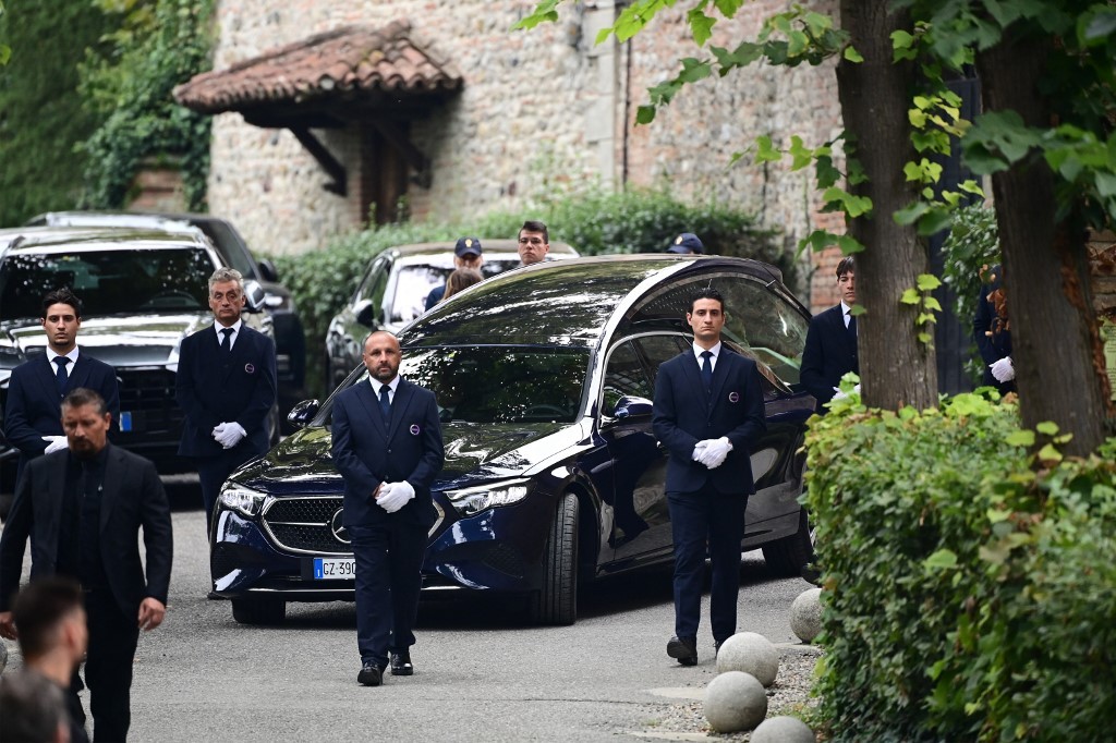 Funeral de Giorgio Armani acontece na terra natal do estilista