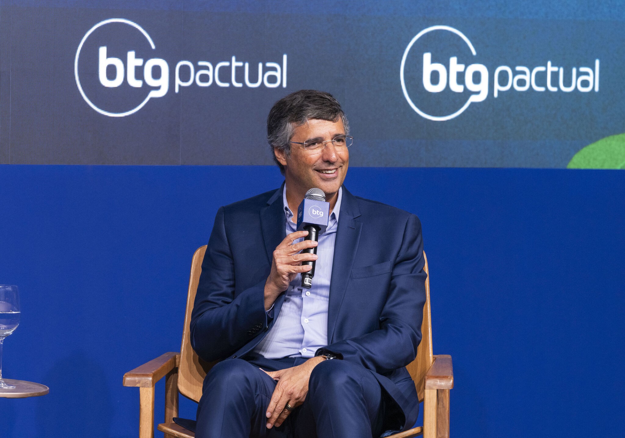 Em meio a negociações sobre tarifaço, André Esteves, do BTG, se reúne com Trump nos EUA