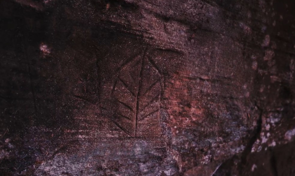 Grafismos encontrados na Pedra Criminosa. — Foto: EPR Litoral Pioneiro