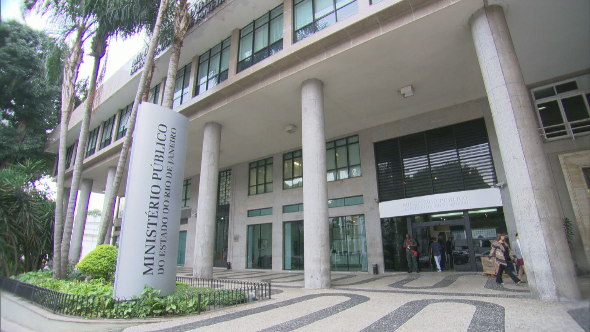 Homem é condenado a 22 anos de prisão por homicídio qualificado e corrupção de menores em Três Rios