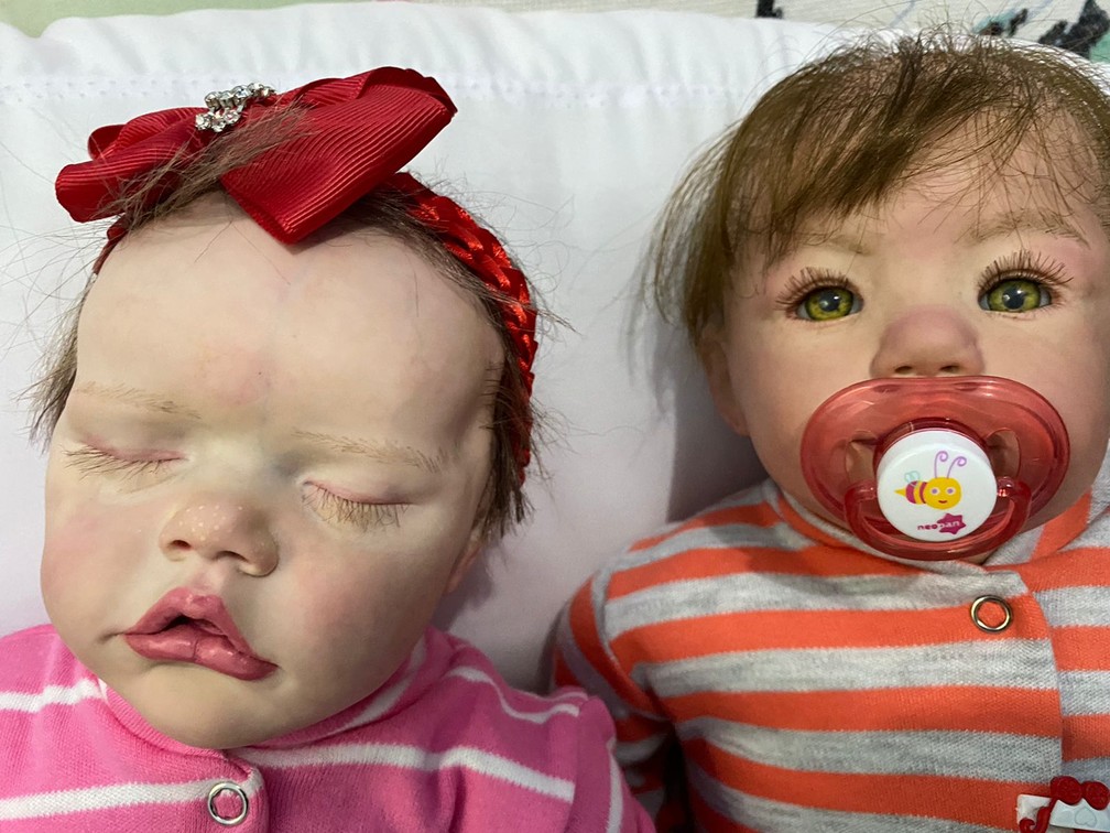 Mãe e filha produzem bonecos reborn com direito a certidão de nascimento em  RR: 'levando amor', Roraima