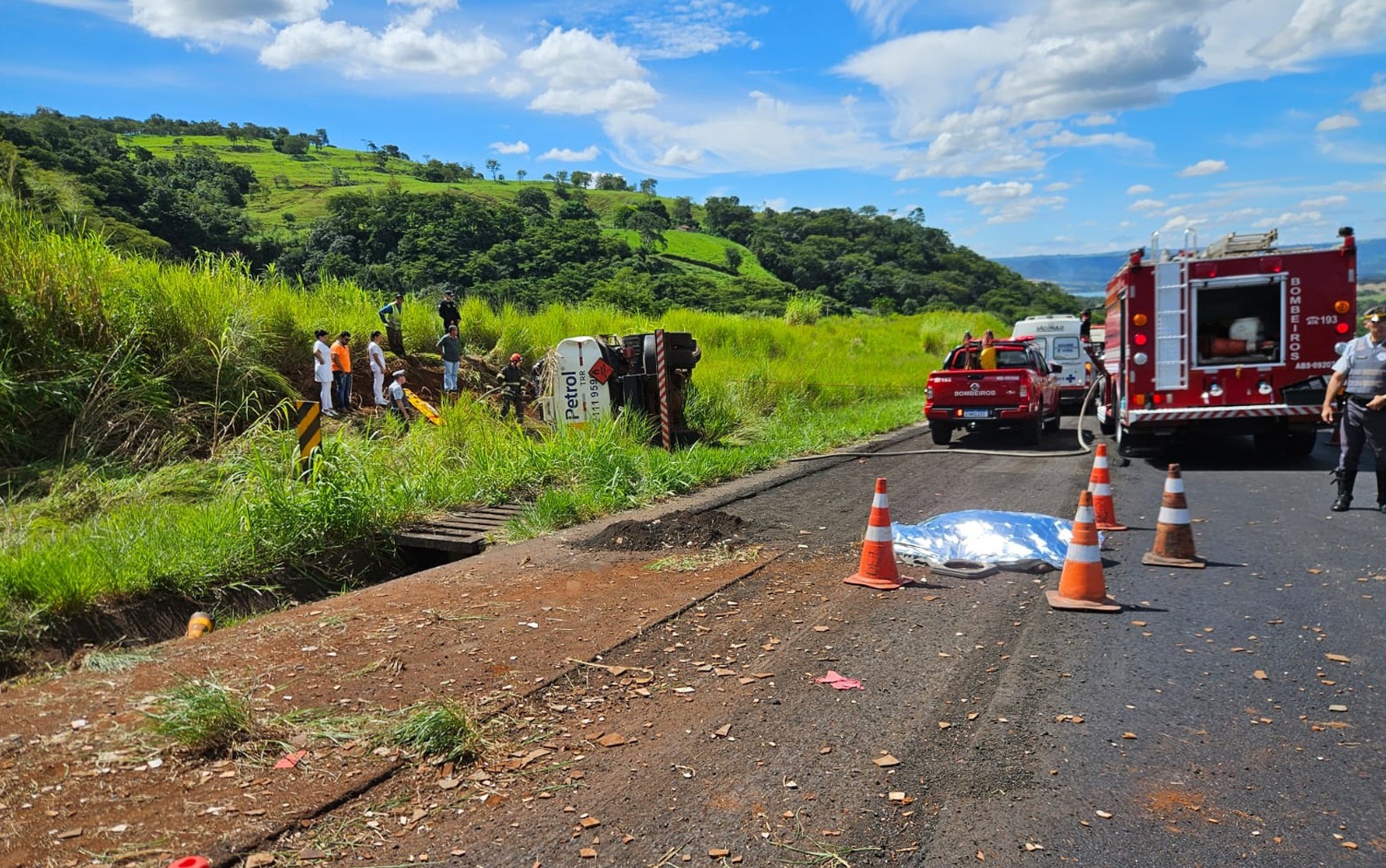 Trabalhador morre atropelado por caminhão desgovernado em obra de rodovia em Rifaina, SP