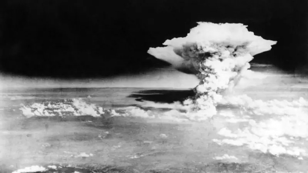 Explosão nuclear sobre Hiroshima, Japão, em 6 de agosto de 1945 — Foto: Getty Images via BBC