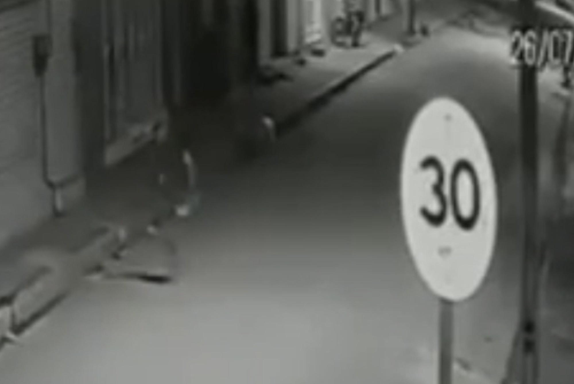 Vídeo mostra adolescente correndo e esfaqueando professor em São Vicente Férrer; vítima morreu