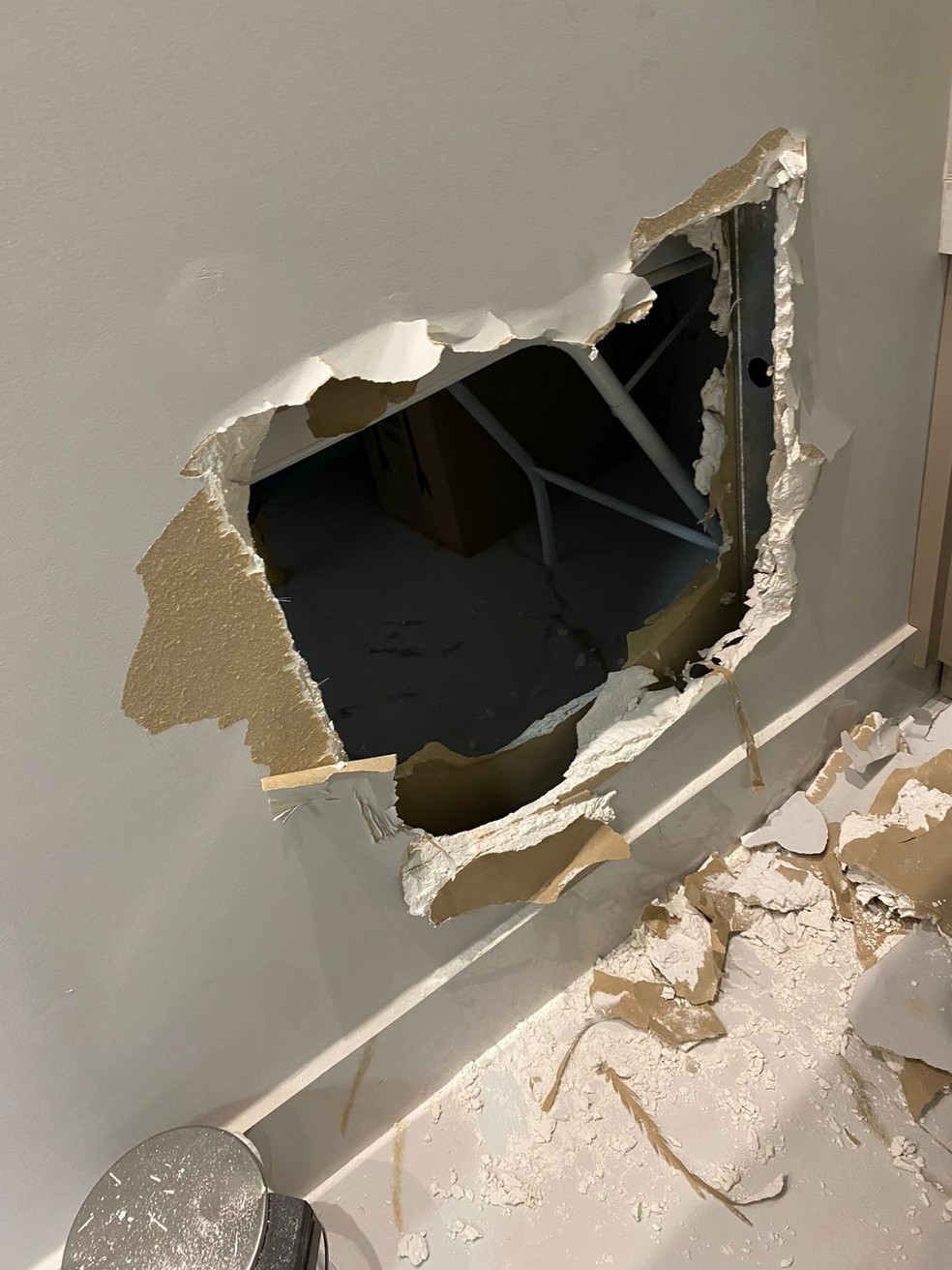 Criminosos deixaram estragos nos comércios de Palmas — Foto: Divulgação