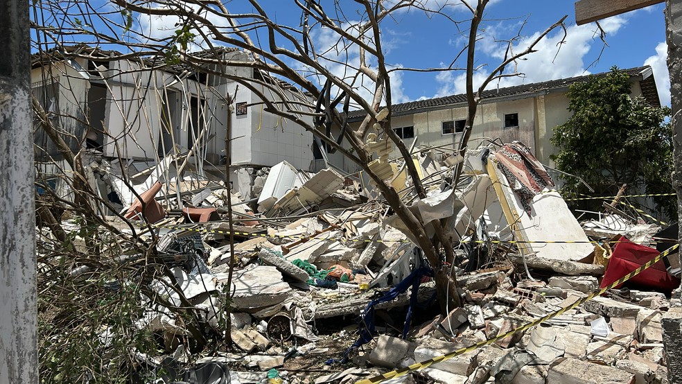 Veja a destruição do prédio que desabou em Maceió após explosão — Foto: Lucas Leite/g1