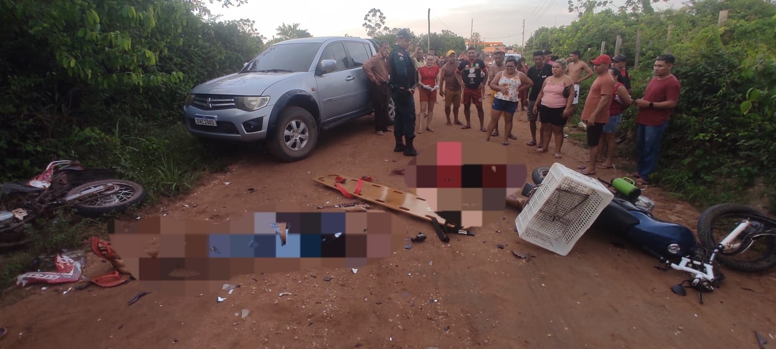 Dois homens morrem após colisão frontal de motocicletas na vila Pacoval em Prainha