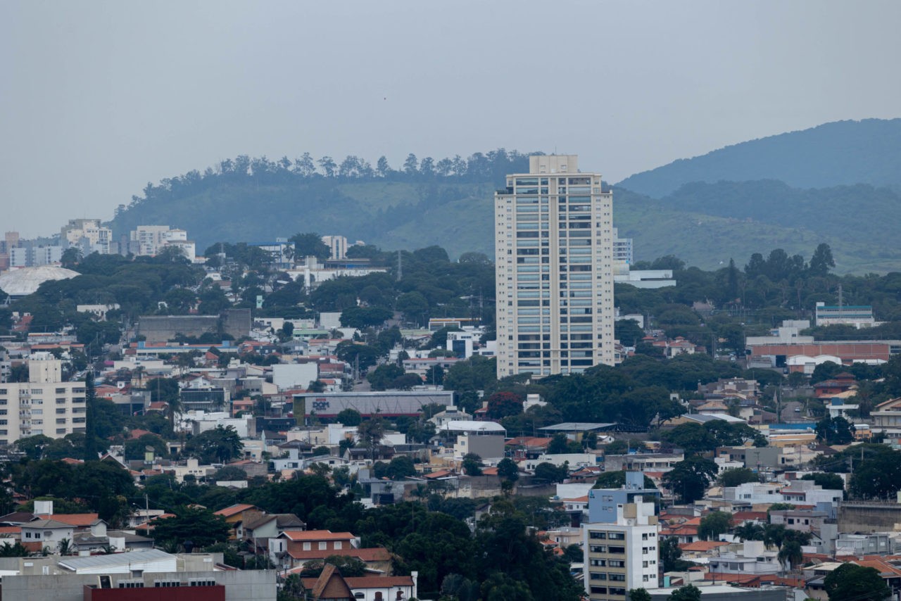 Frente fria traz ventos de 60 km/h e queda de temperatura a Jundiaí