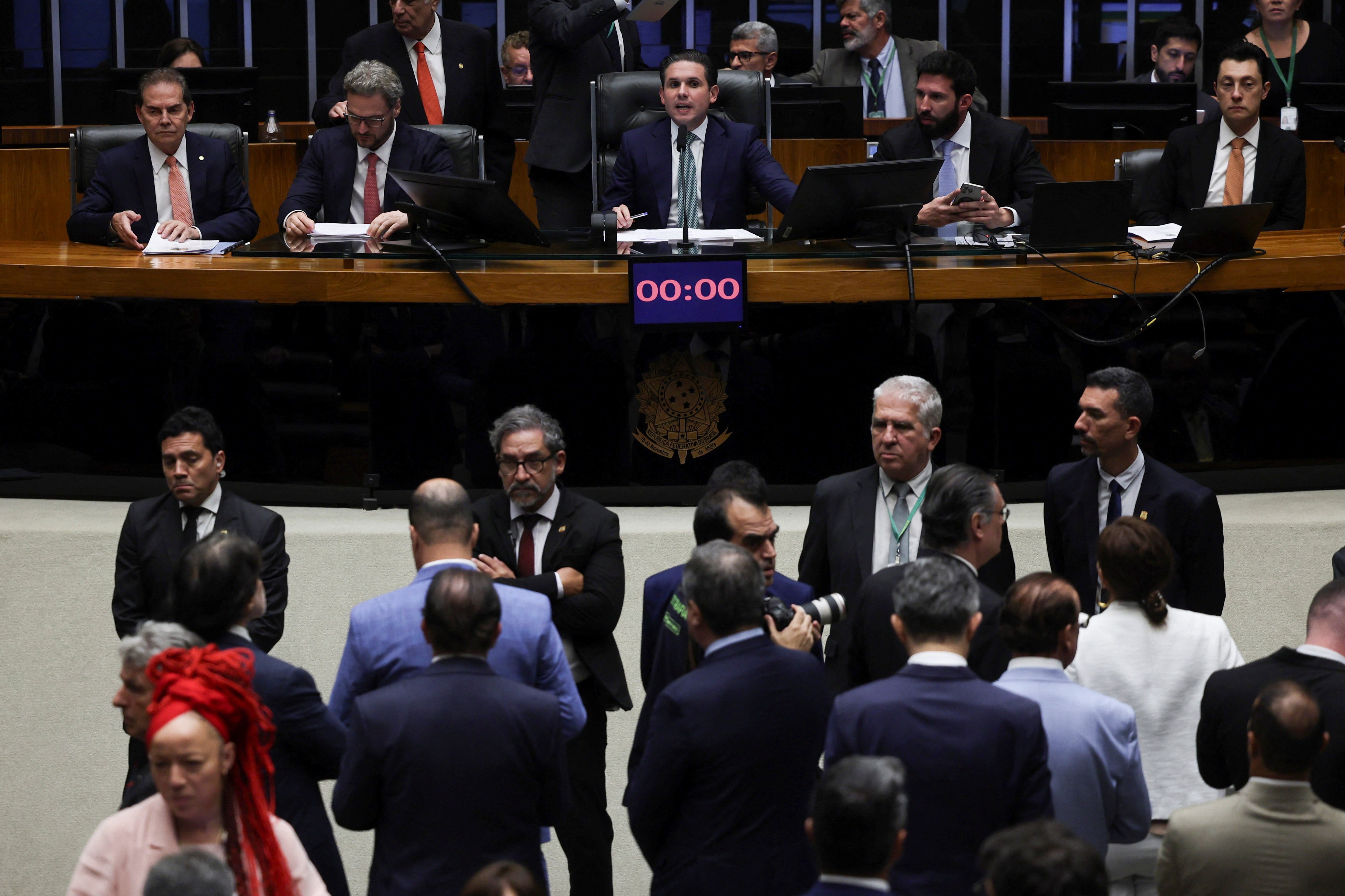 PL da Dosimetria diminui pena quando crimes de golpe de Estado e abolição violenta forem cometidos ao mesmo tempo