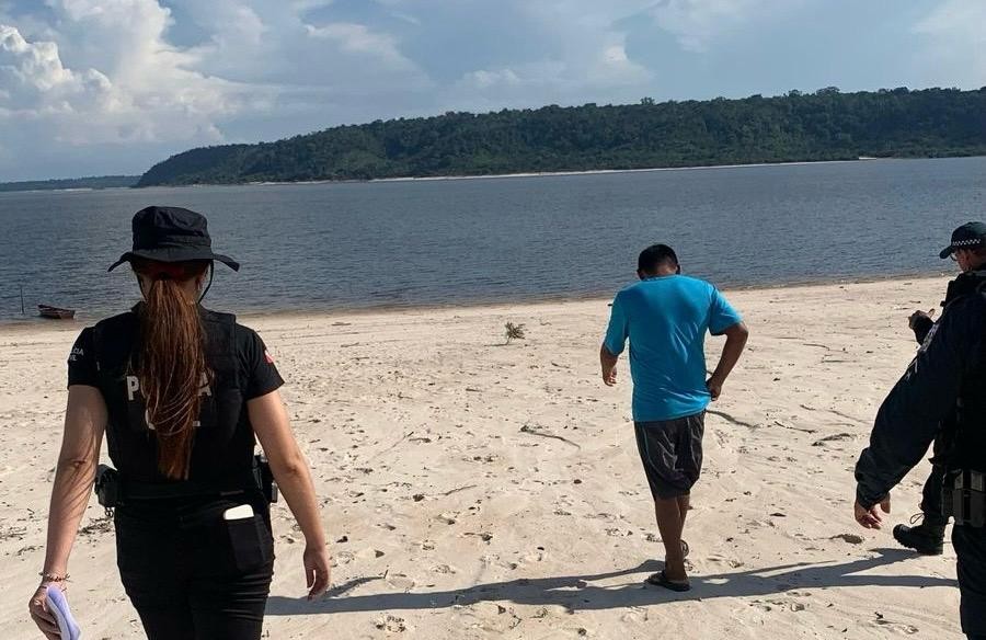 Polícia cumpre mandado de prisão contra homem suspeito de estuprar a enteada dos 5 aos 13 anos de idade, em Faro