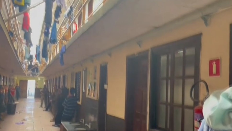 Pensionato sem alvará e usado por criminosos para tráfico de drogas é fechado em Curitiba