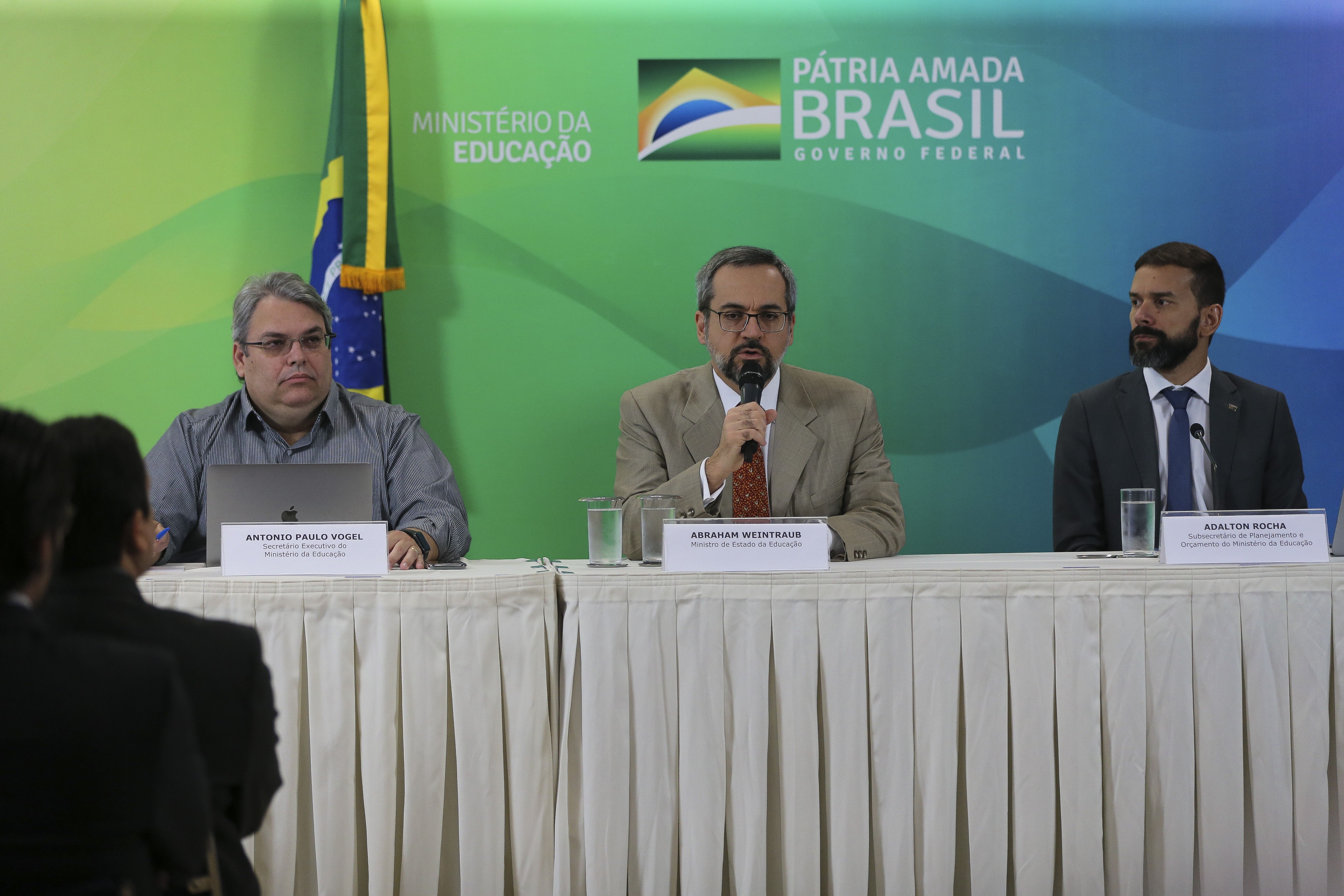 'Eu fui muito otário', diz ex-ministro Weintraub após Bolsonaro chamar apoiadores do golpe de 'malucos'