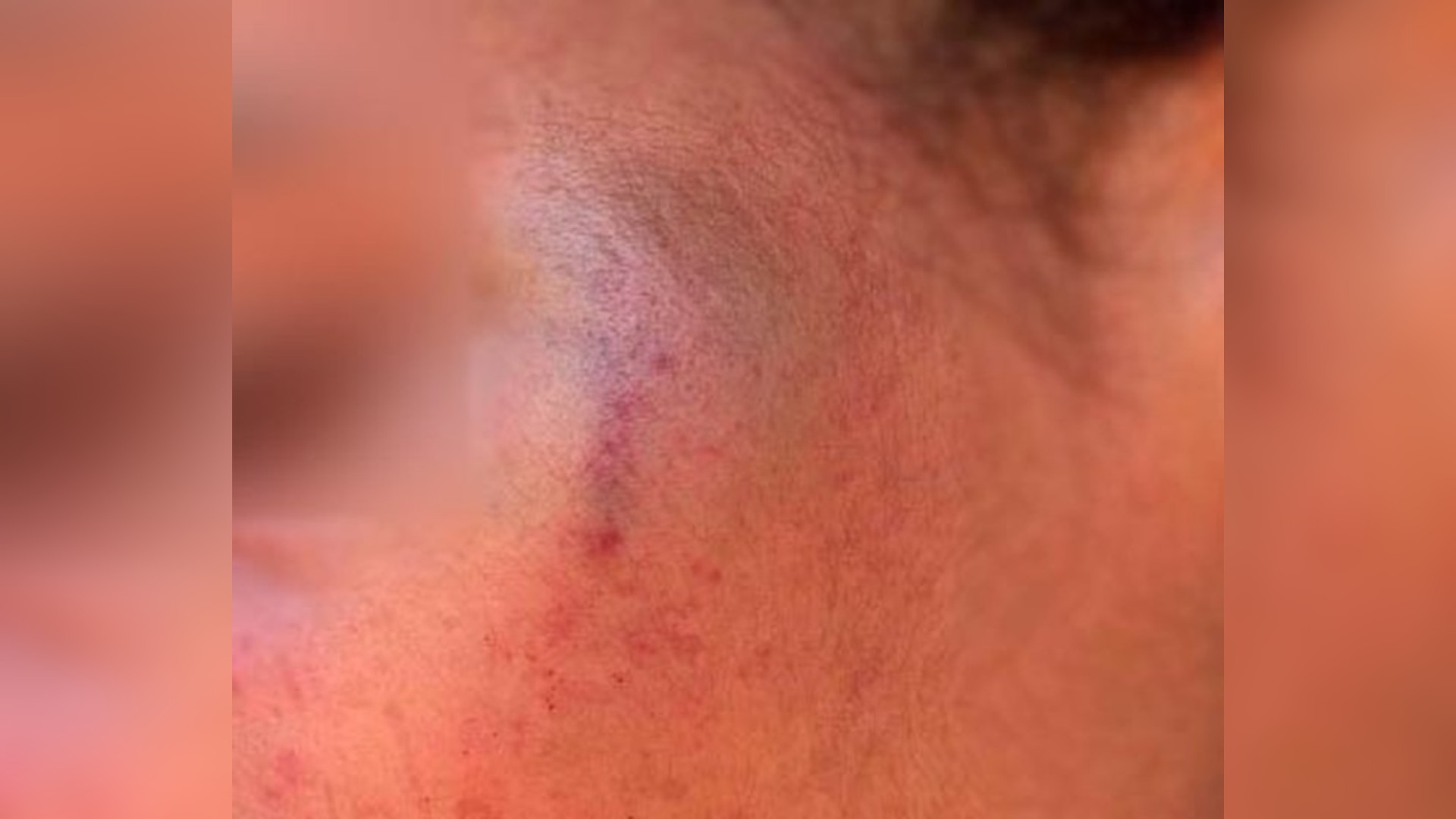 Mulher tira faca da mão do marido durante agressões à filha em MG