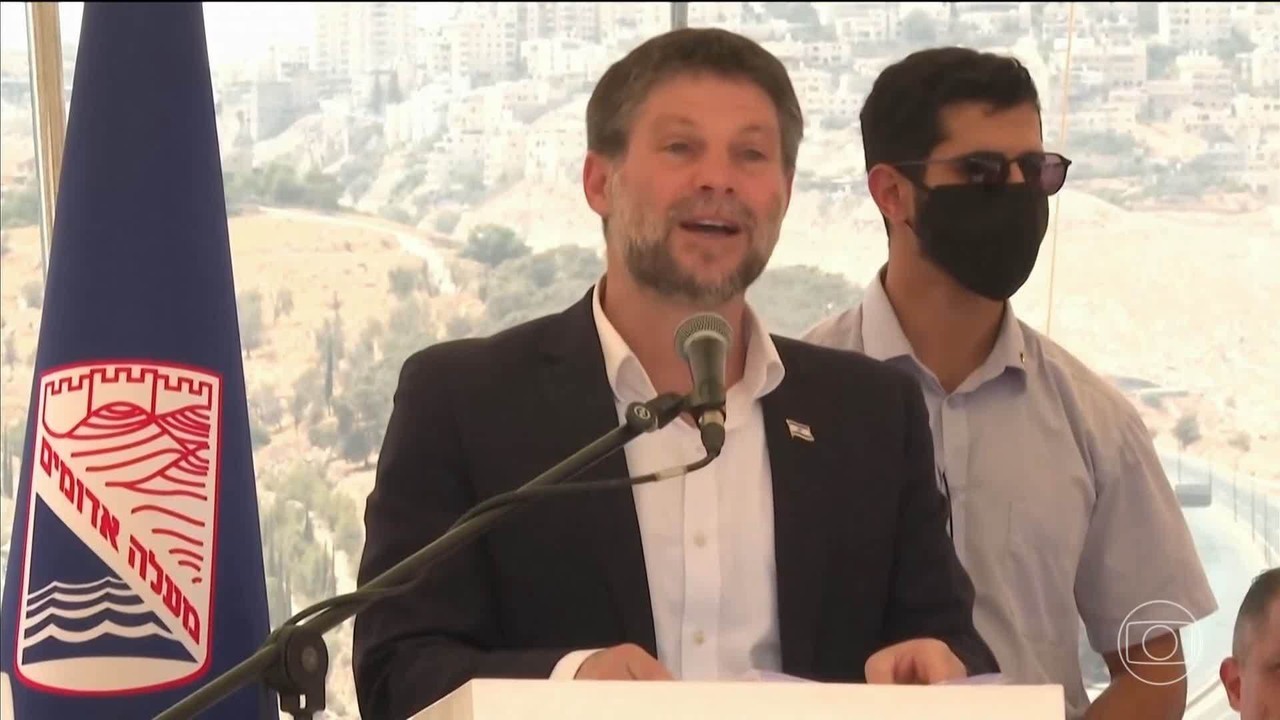 Israel anuncia retomada de obras de assentamento que divide território palestino da Cisjordânia