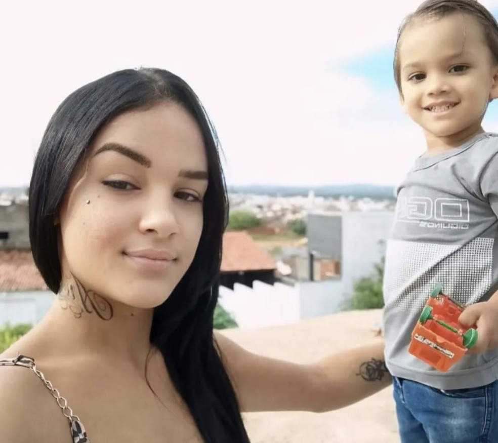 Mãe diz por meio das redes sociais que não tem culpa na morte do filho. — Foto: Reprodução / Rede social