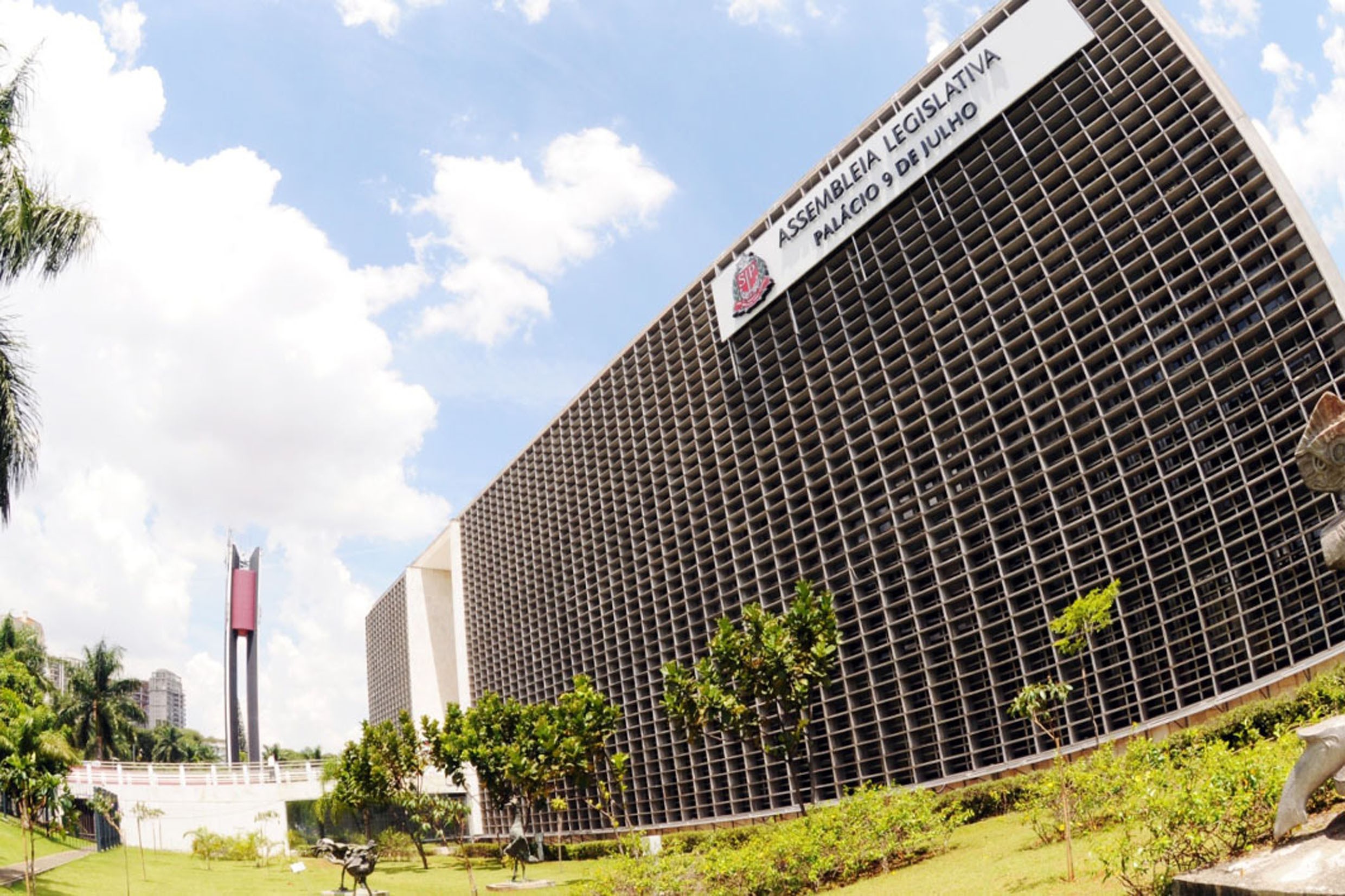 Deputados de SP gastam mais de R$ 25 milhões por mês com gabinetes; PSDB, PT e PP lideram custo médio