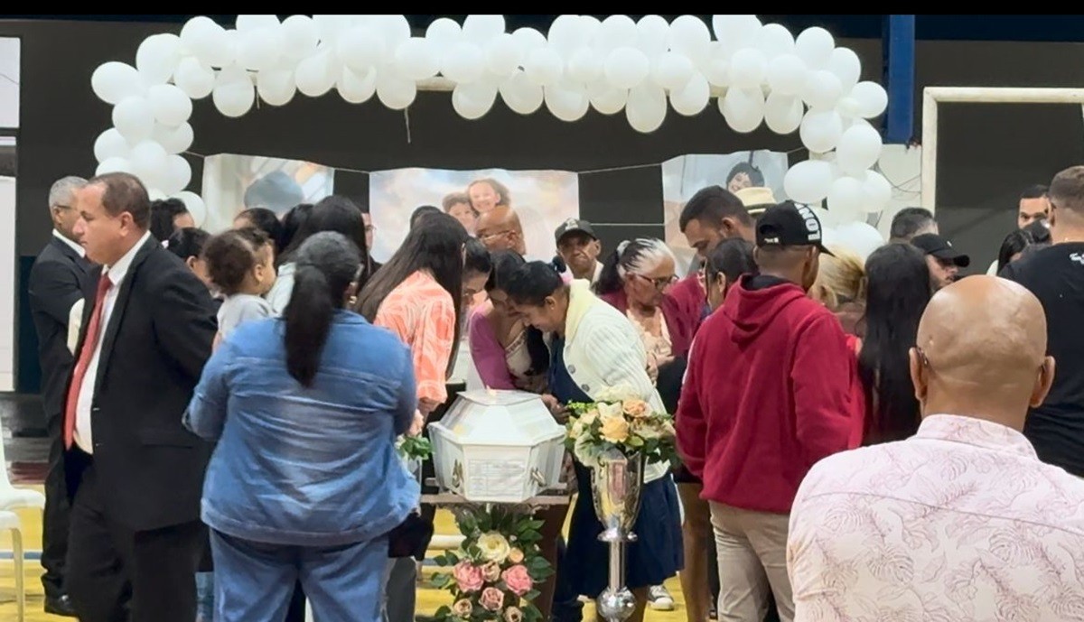 Corpos de irmãos mortos em Diadema chegam a Alagoas para velório e sepultamento