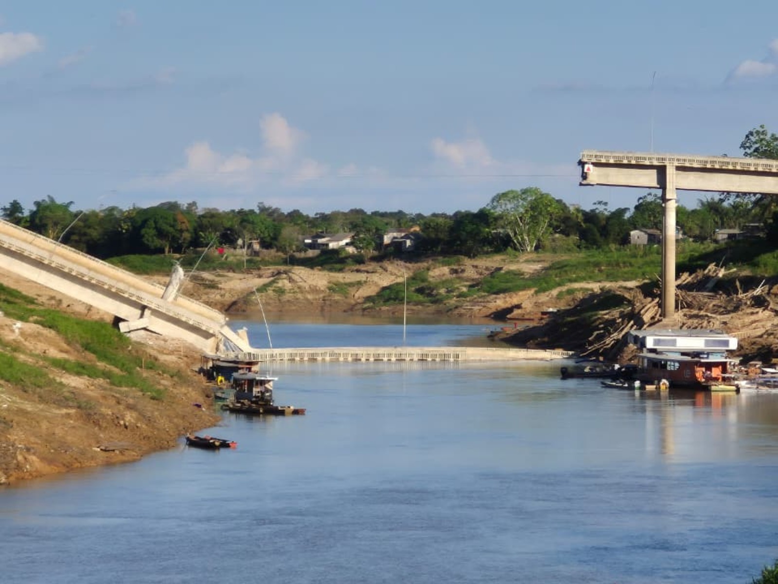 Governo responsabiliza construtora e diz que vai à Justiça após queda de ponte no Acre