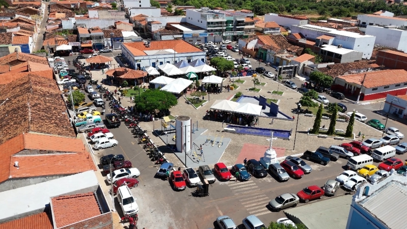 Vídeo: Cerca de 300 carros antigos participam de encontro no PI; evento começou com passeio de amigos