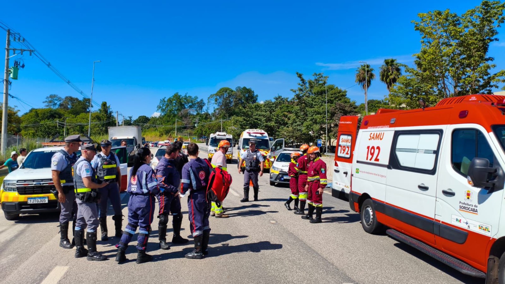 Homem morre atropelado ao tentar pegar boné que voou para a pista em Sorocaba