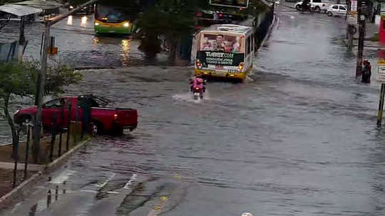 Veja pontos de alagamentos e ruas interditadas por causa da chuva nesta sexta (26) em Natal - Foto: (STTU/Divulgação)