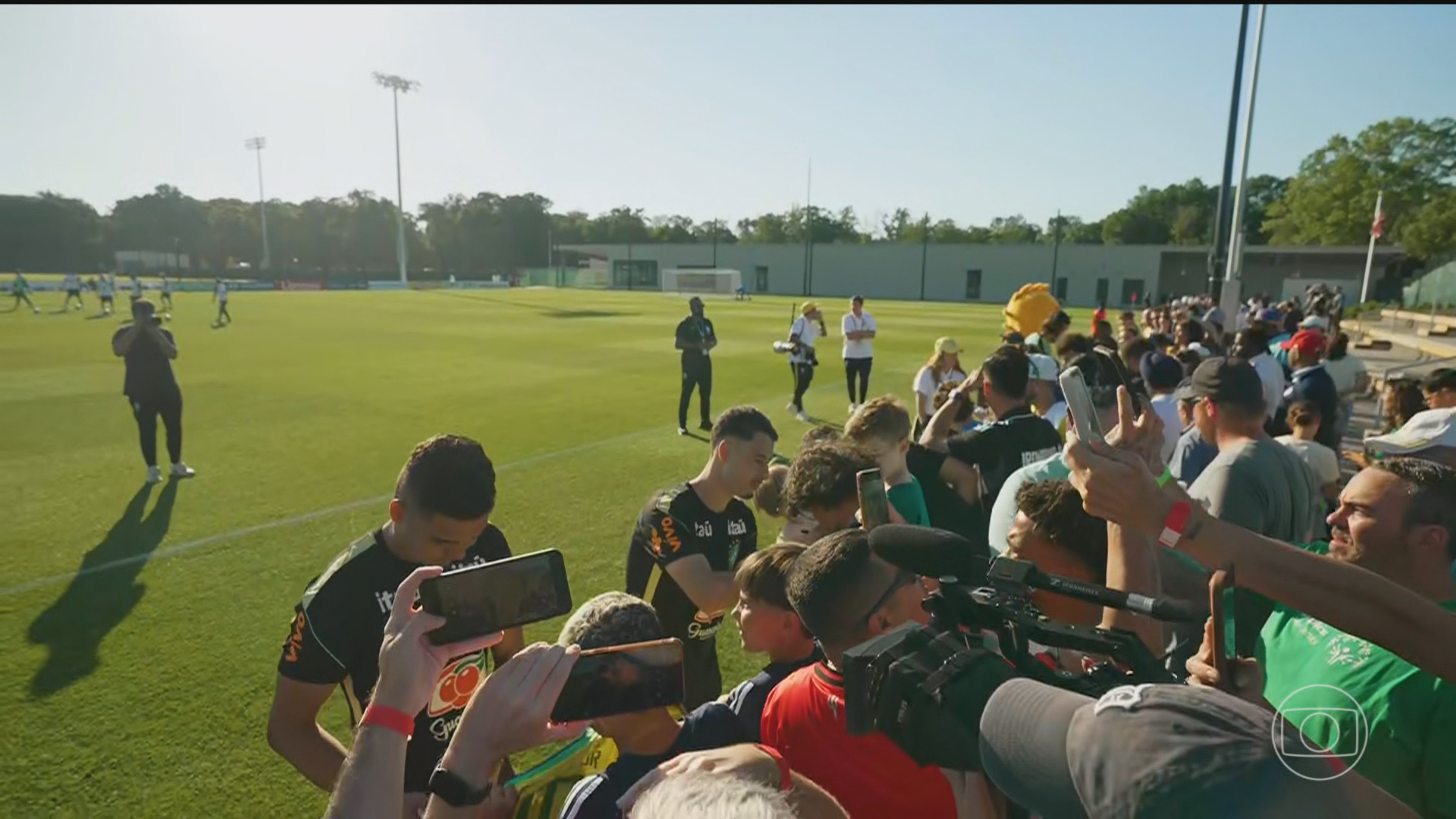 Seleção treina com a presença da comunidade brasileira em Nova Jersey, nos Estados Unidos