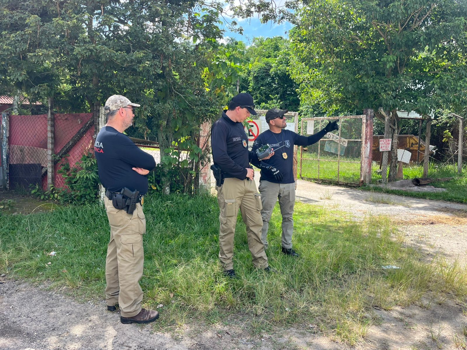 Desaparecimento de mulher: polícia faz escavação em mata após drone indicar possível ossada em Jacareí