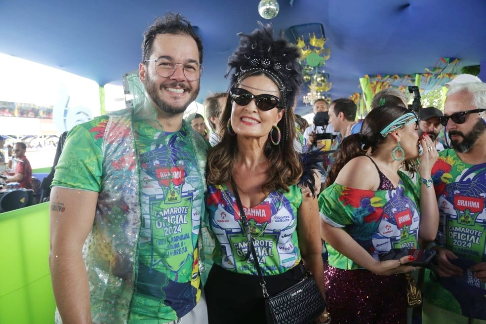 Fátima Bernardes e Túlio Gadelha no Galo da Madrugada — Foto: Ricardo Labastier/Titular Fotografia