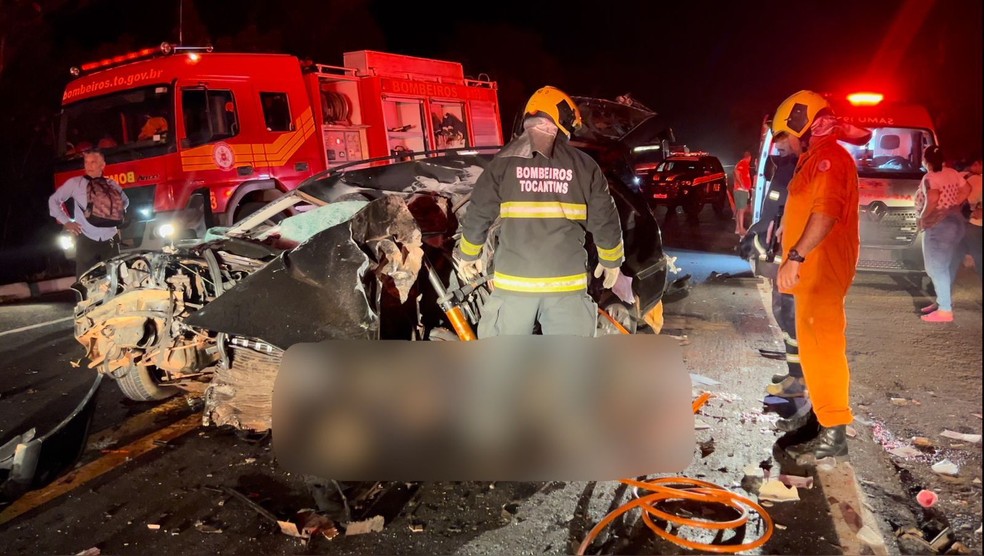 Policial rodoviário aposentado morreu após colidir em caminhão na BR-153 — Foto: Divulgação/Bombeiros