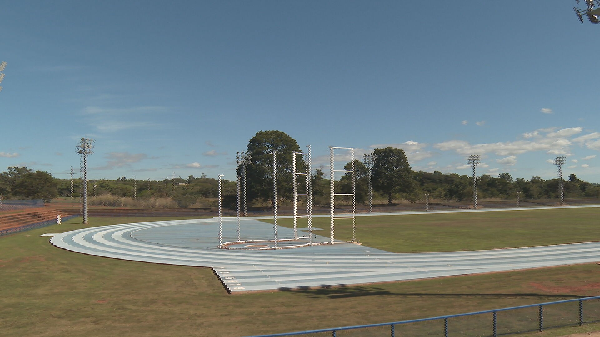 Atletas do DF reclamam que UnB cobra nome em lista para usar pista de atletismo