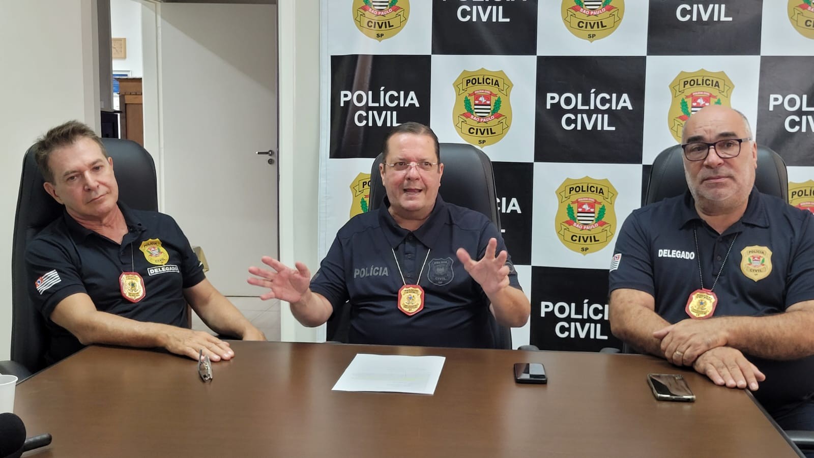 Polícia prende família suspeita de furtar R$ 1,1 mi em remédios de farmácia do estado em Campinas