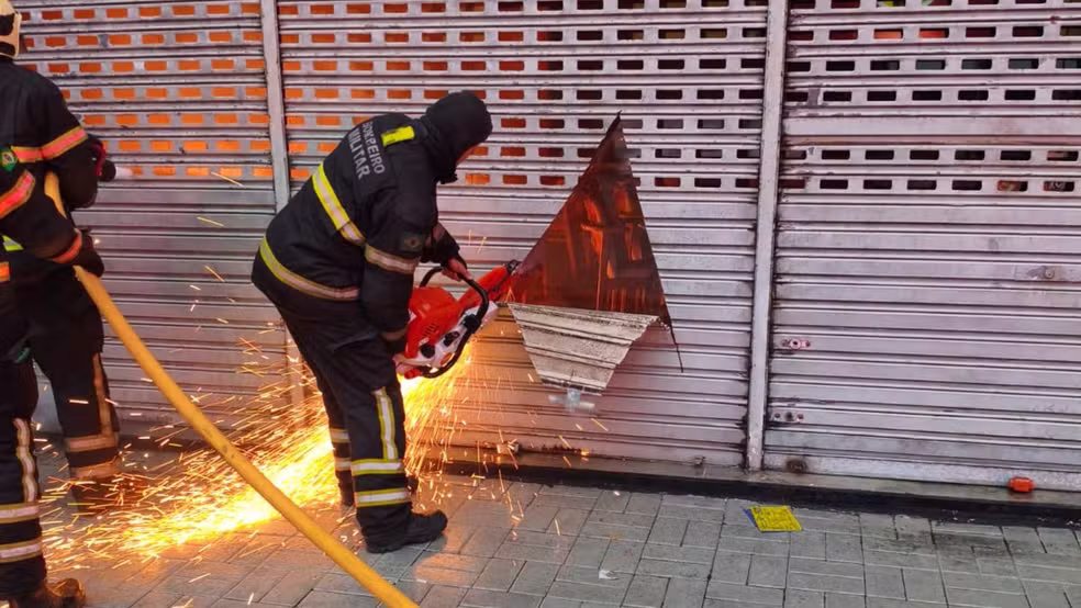 Incêndio ocorreu em loja de móveis de Fortaleza. — Foto: Corpo de Bombeiros