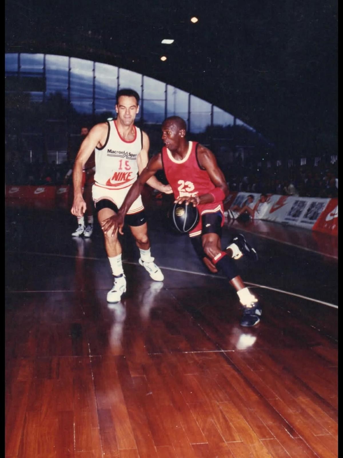 De vitória histórica sobre os EUA a partida contra Michael Jordan: veja fotos da carreira de Oscar Schmidt