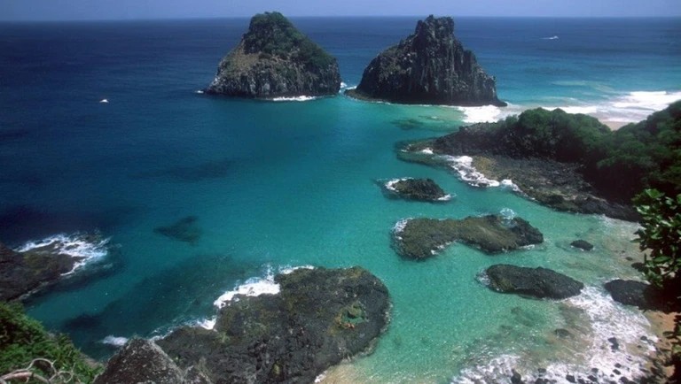 'Turismo de Instagram' e pousada de celebridades geram recorde em multas ambientais em Fernando de Noronha 