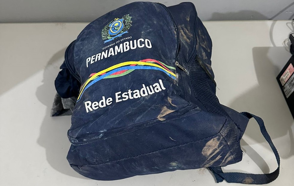 Mochila de homem preso na Paraíba por estuprar enteada no Recife — Foto: Polícia Militar/Divulgação