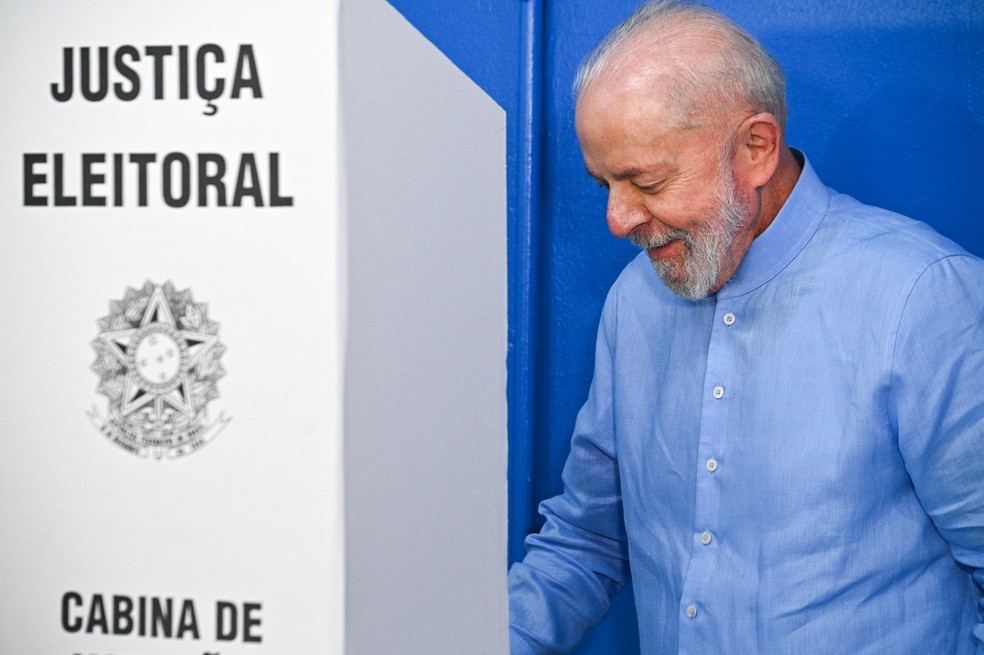 Presidente Lula vota em São Bernardo do Campo, em 2022 — Foto: ROBERTO SUNGI/ATO PRESS/ESTADÃO CONTEÚDO