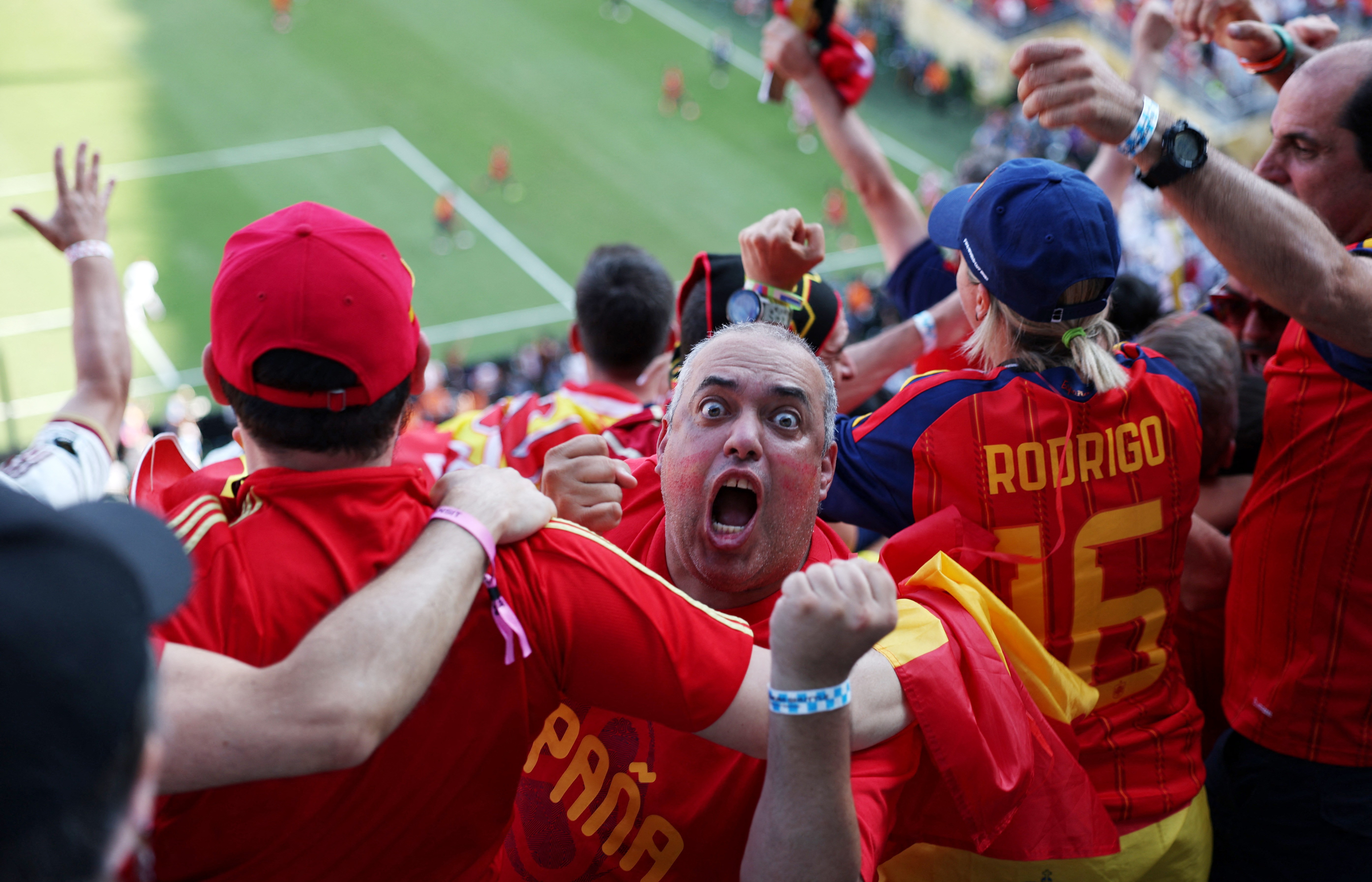 FOTOS mostram comemoração de torcedores com gol da Espanha na final da Copa do Mundo