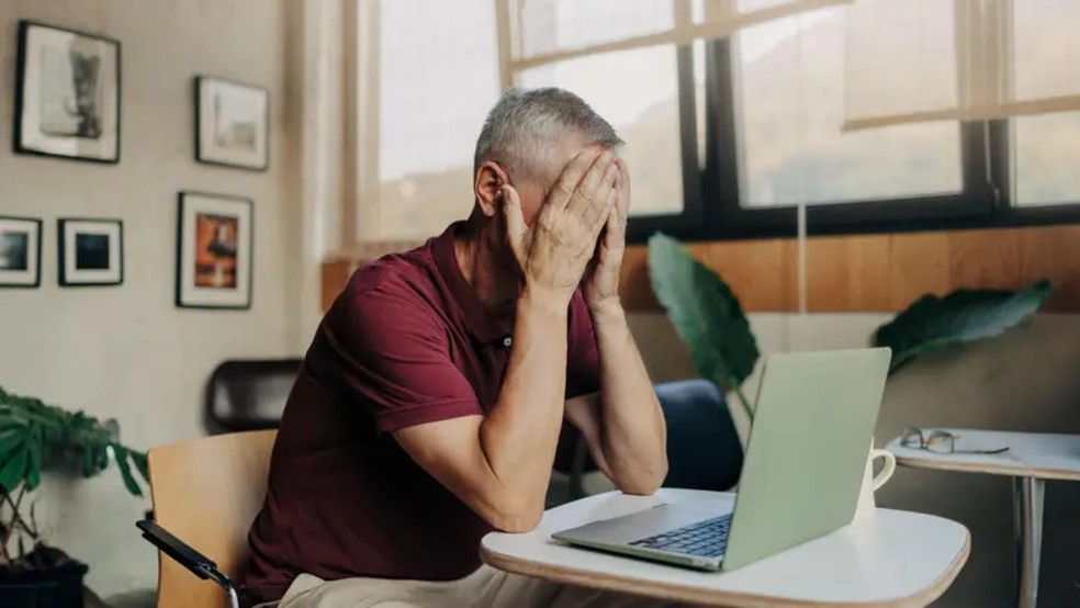 O estresse nos deixa em alerta, o que por sua vez nos dificulta escutar aos outros — Foto: Getty Images via BBC