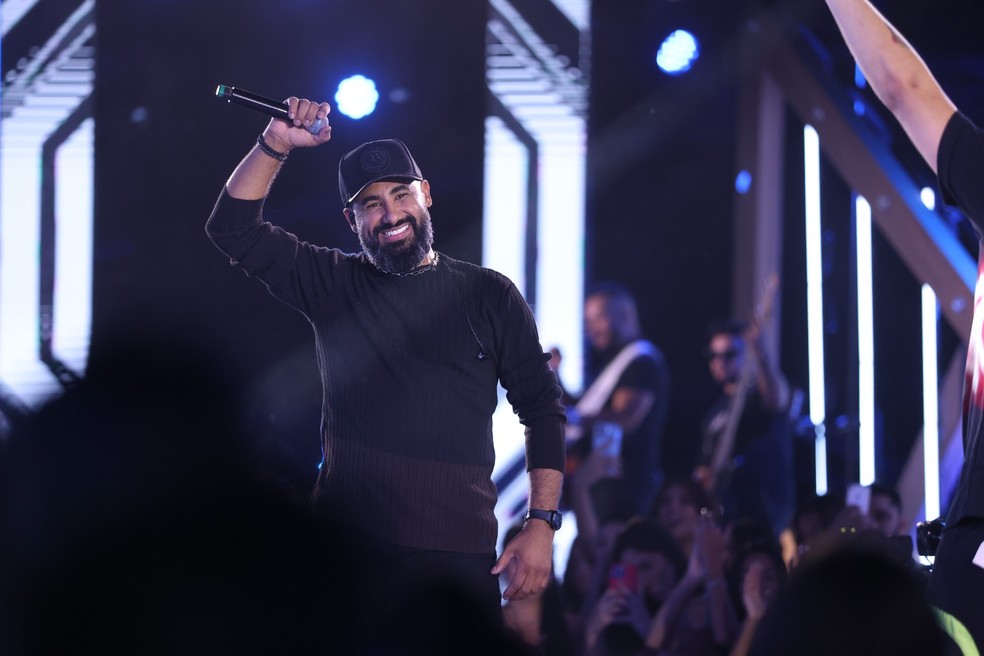 Cantor Raí Saia Rodada apresenta o Saia Elétrica no Bloco do Seu Gentil — Foto: Divulgação