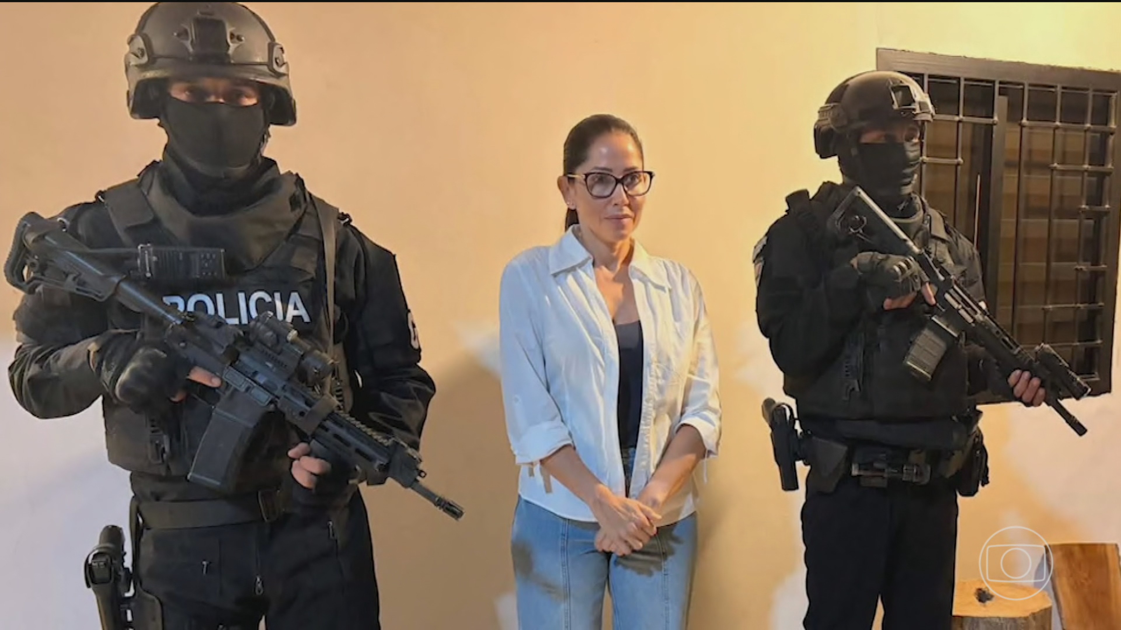 Principal líder de oposição é presa no Equador, acusada de irregularidades no financiamento de campanha