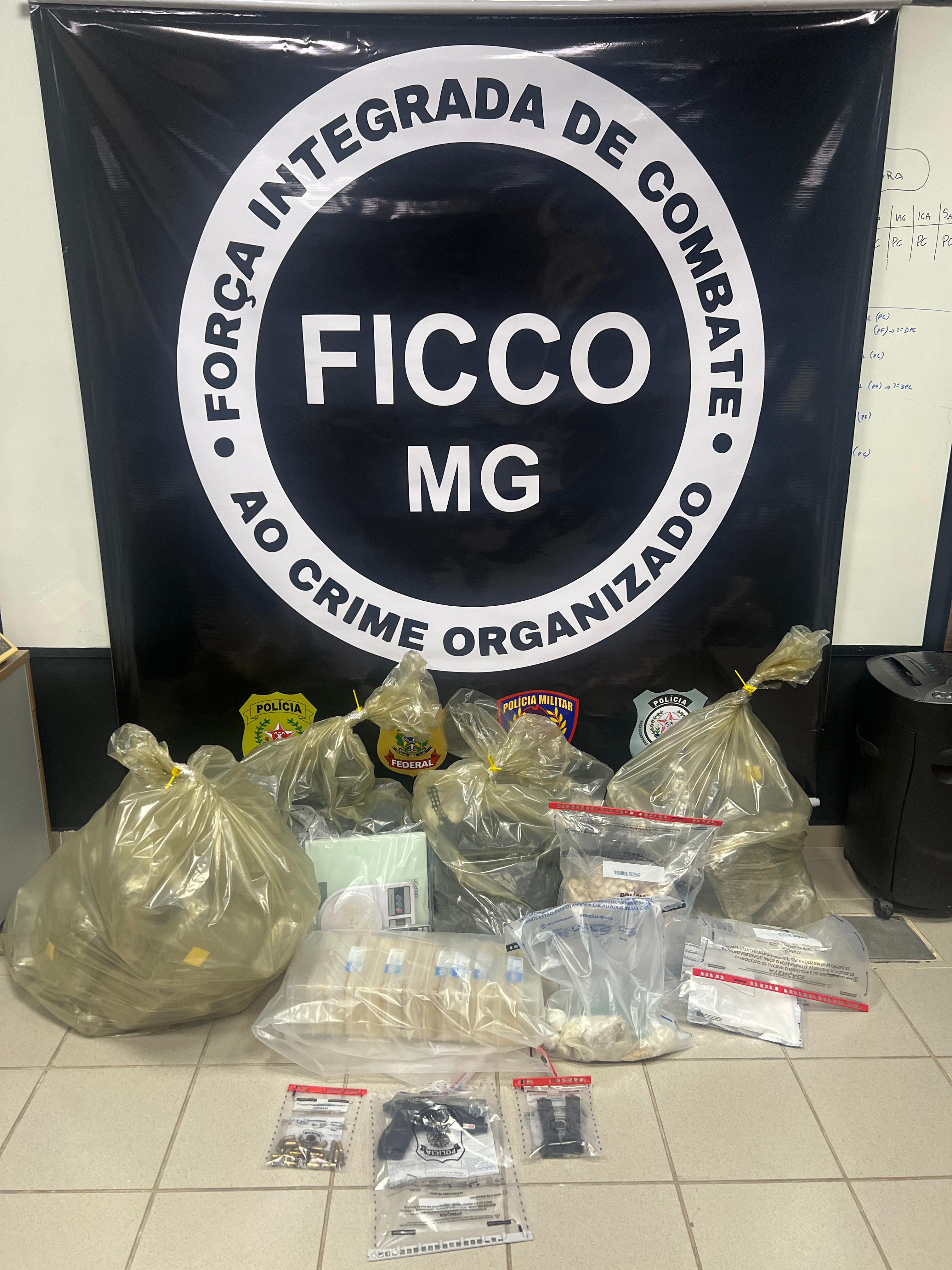 Polícia prende grupo com mais de 100 quilos de drogas durante operação no Leste de MG