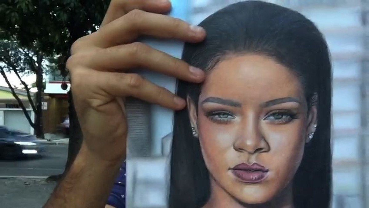 G1 - Artista desenha olhos hiper-realistas no rosto de modelo e