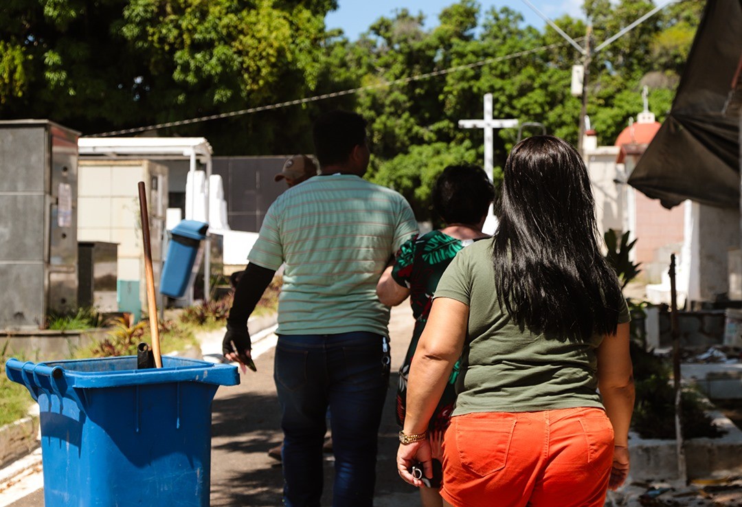 Cemitérios do Acre passam por limpeza para o Dia dos Finados